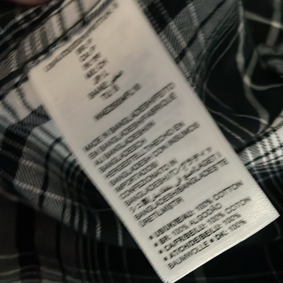 ❤️5/$15 Amazon essentials button up - Picture 3 of 3